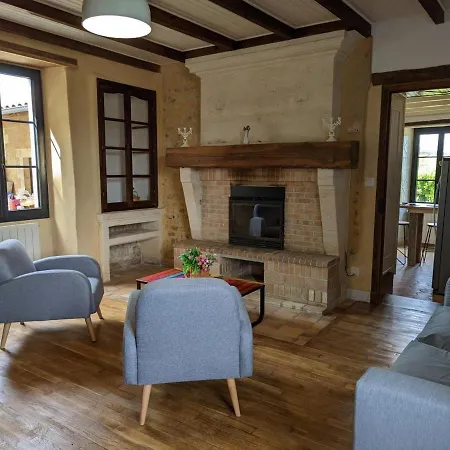 Сasa de vacaciones Maison Spacieuse Avec Piscine Chauffée, Jardin Clos, Terrasses, Cheminée, Et équipements Bébé Inclus. - Fr-1-653-183 Pereuil