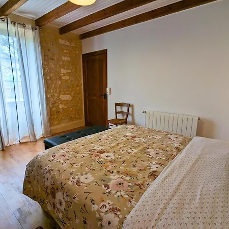 Сasa de vacaciones Maison Spacieuse Avec Piscine Chauffée, Jardin Clos, Terrasses, Cheminée, Et équipements Bébé Inclus. - Fr-1-653-183 Pereuil