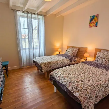 Maison Spacieuse Avec Piscine Chauffee, Jardin Clos, Terrasses, Cheminee, Et Equipements Bebe Inclus. - Fr-1-653-183 Holiday home Pereuil