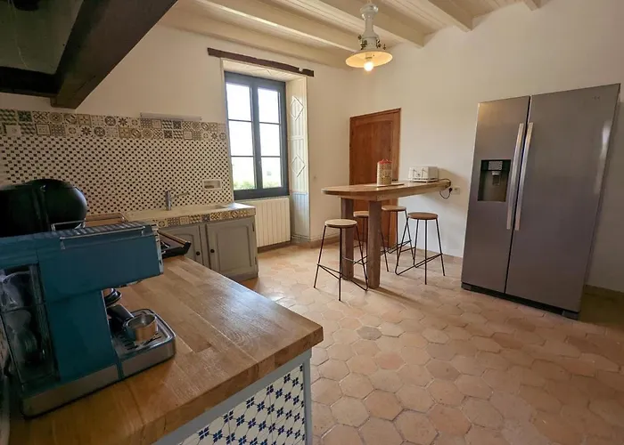 بيت للعطل Maison Spacieuse Avec Piscine Chauffee, Jardin Clos, Terrasses, Cheminee, Et Equipements Bebe Inclus. - Fr-1-653-183 *