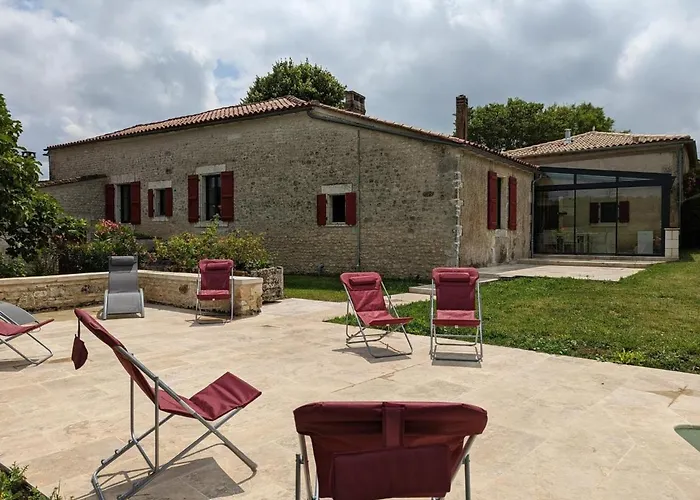 Casa de Férias Maison Spacieuse Avec Piscine Chauffee, Jardin Clos, Terrasses, Cheminee, Et Equipements Bebe Inclus. - Fr-1-653-183 Pereuil