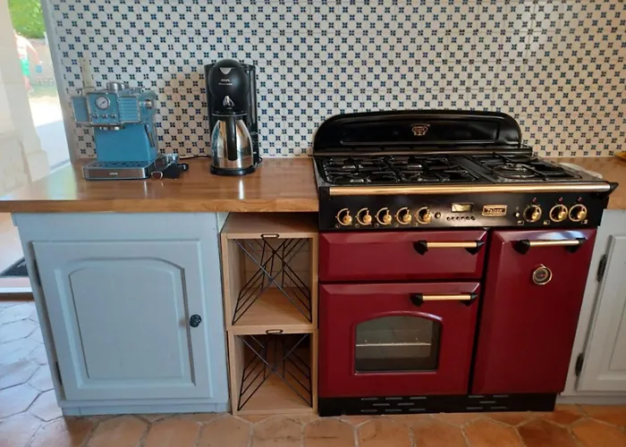 Maison Spacieuse Avec Piscine Chauffee, Jardin Clos, Terrasses, Cheminee, Et Equipements Bebe Inclus. - Fr-1-653-183 بيت للعطل *