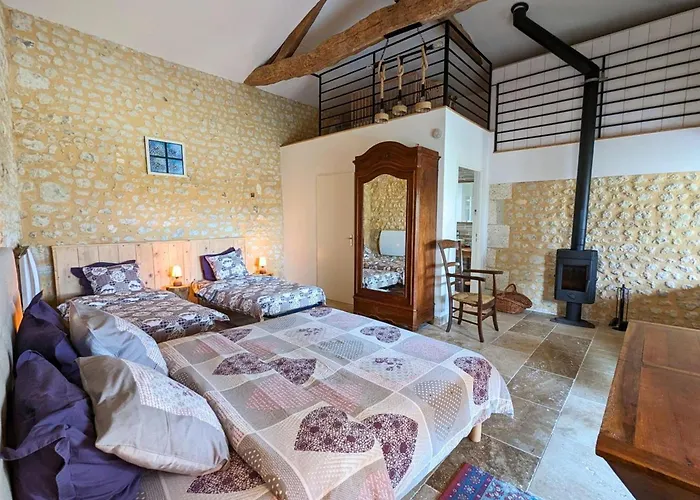 Maison Spacieuse Avec Piscine Chauffee, Jardin Clos, Terrasses, Cheminee, Et Equipements Bebe Inclus. - Fr-1-653-183 * Pereuil